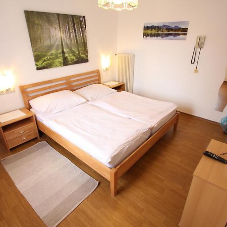 Cprooms24 Miesenbach  Buitenkant foto